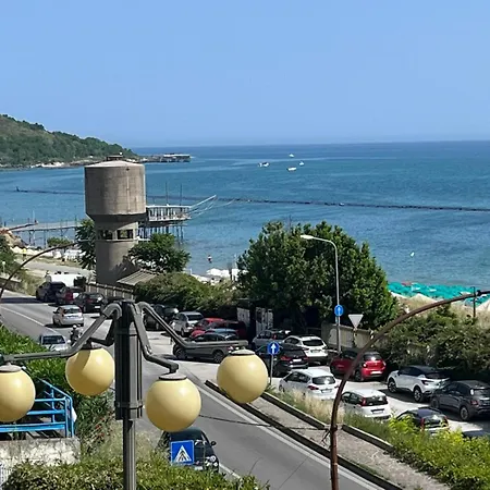 Fronte Mare, Con Terrazzino E Garage Privato In Con Piscina Apartment *